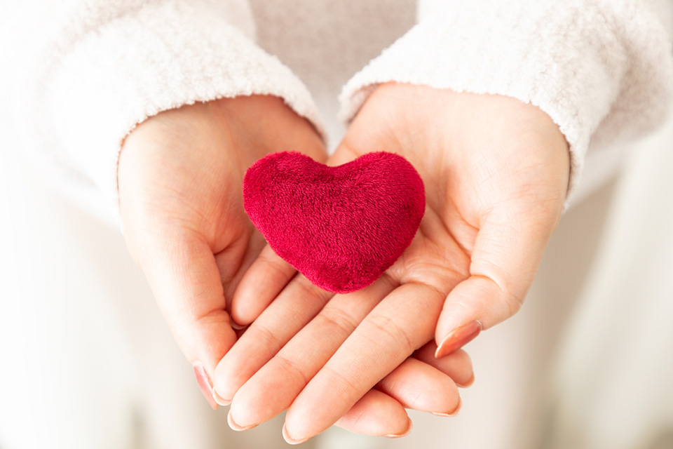 ハートを載せた手のひら