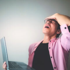 パソコン画面が真っ暗になったときの対処方法―真っ暗になる原因も徹底解説―