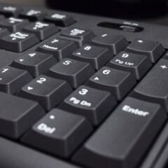 「テンキー入力するとマウスが動くんだけど！？」