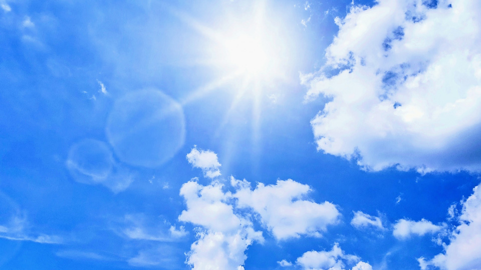 太陽と青空