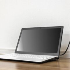 パソコンを充電しながら使う！注意点