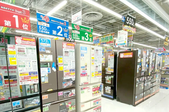 家電量販店の冷蔵庫売り場