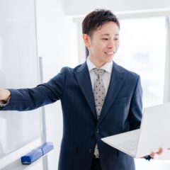 学習塾運営のために選ばれた「くじらや」の中古ノートPC ～有限会社F様の導入事例～