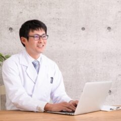 導入事例：A薬局様が中古ノートPCを選んだ理由