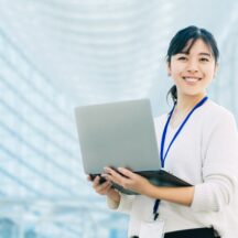 動画生成AIによる社内説明を強化！S社様の中古パソコン導入事例