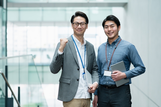 ビジネスマン　二人　男性