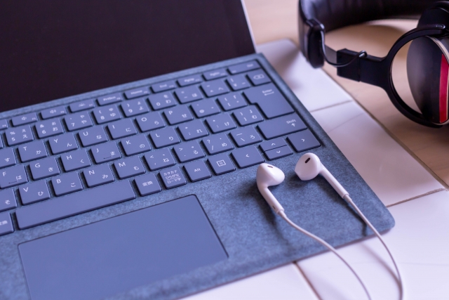 パソコン　イヤホン